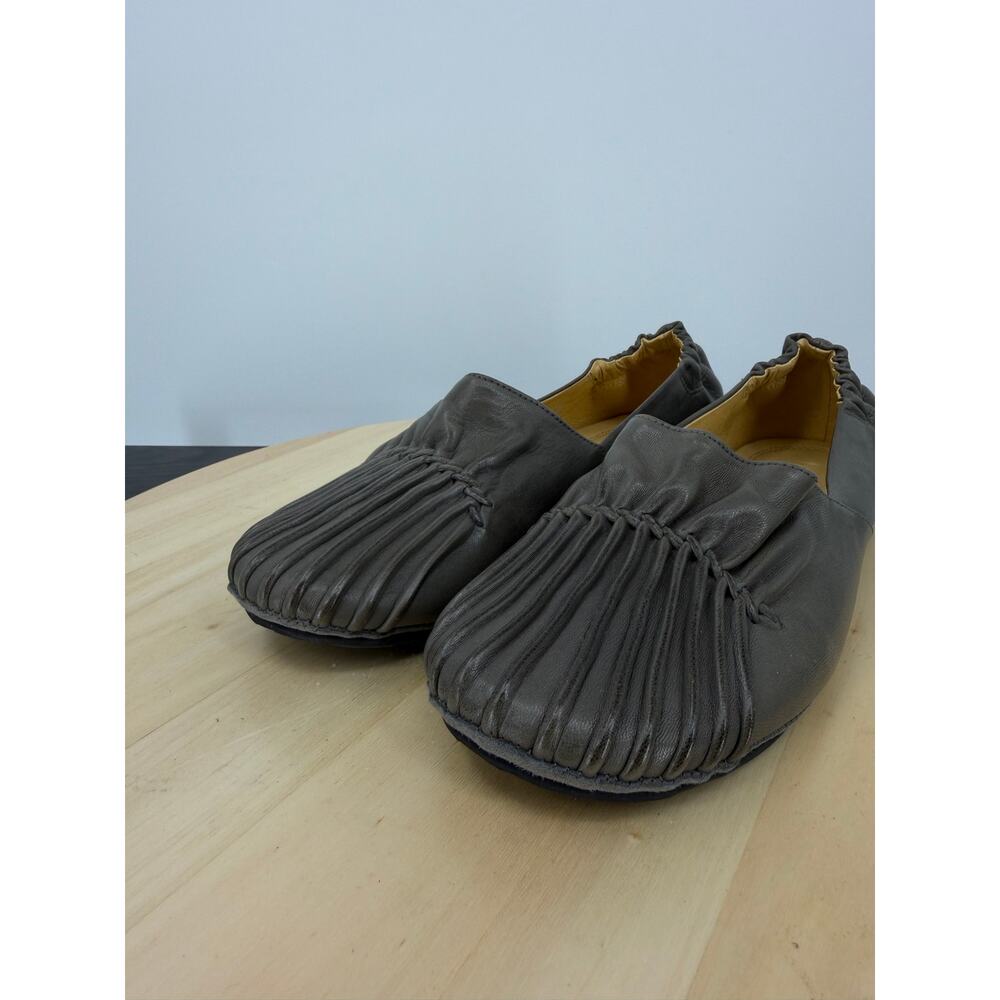 Chocolat Blu Womens 8.5 Vic Pleated Gray Taupe Leather Ballet Flats Shoes Casual - Picture 8 of 11